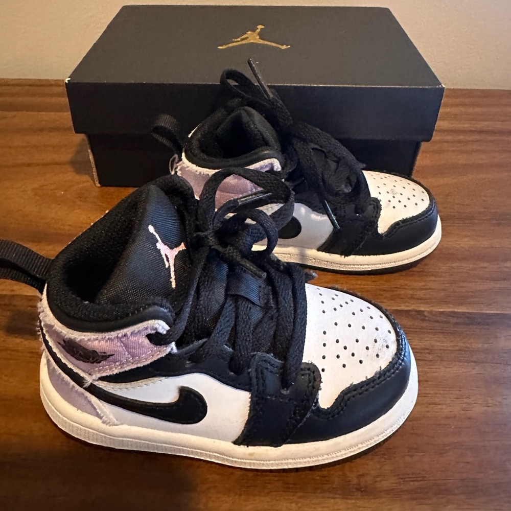 Jordan 1 MID SE, 6C